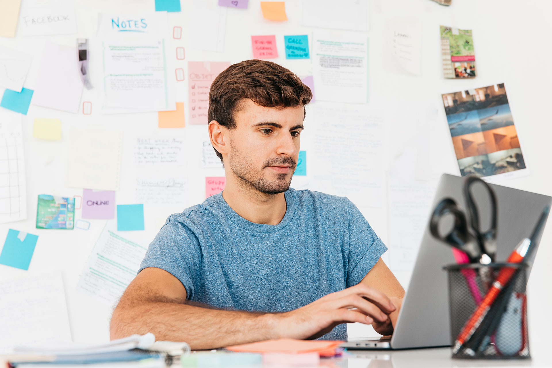 El curso de Operador Office Full Avanzado va dirigido a usuarios que deseen mejorar el manejo básico de la computadora y ampliar sus conocimientos del paquete Office